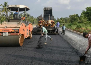 Gadkari eyes 60kms per day of highway development