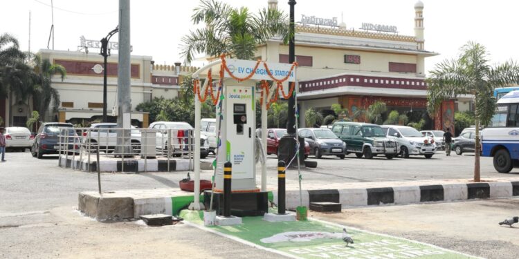 Hyderabad to get 300 EV charging stations￼