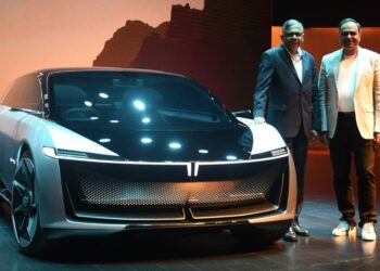 Tata Motors eyes 1 lac EVs by FY24