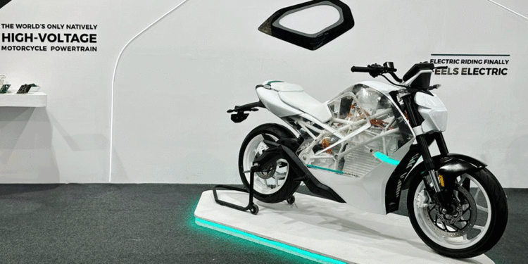 Raptee showcases High-Voltage E-Motorcycle at TN Global Investors Meet